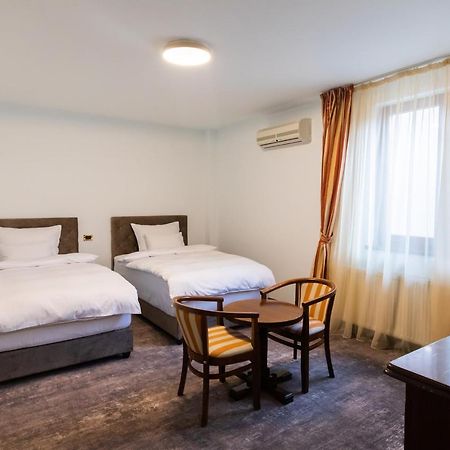Pensiunea Casa Vera Târgu Jiu Εξωτερικό φωτογραφία